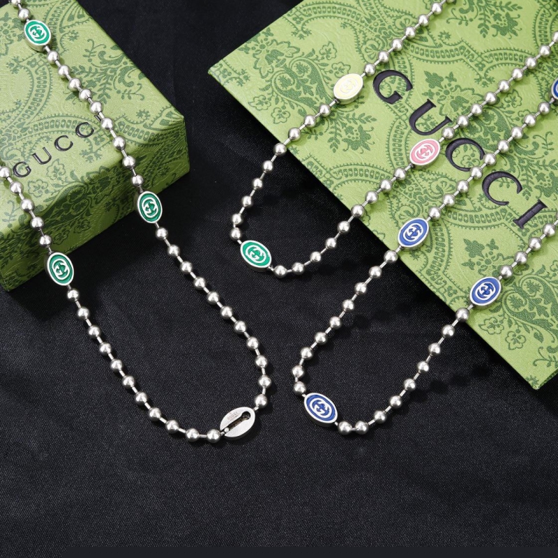 G*u*i necklaces